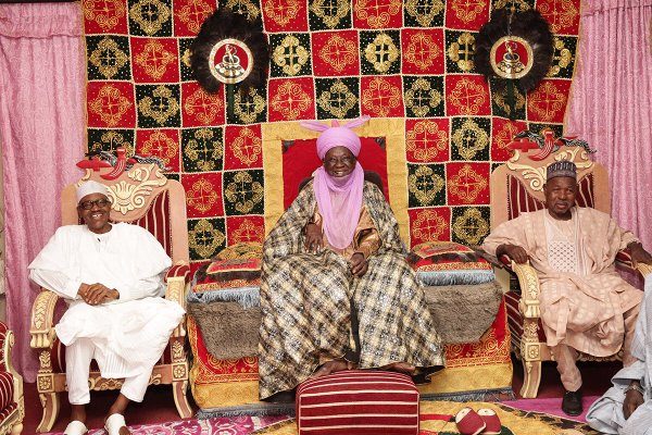 President Buhari was today hosted to a lunch by the Emir of Daura HRH Alhaji Faruk Umar Faruk, at the Emir's Palace2