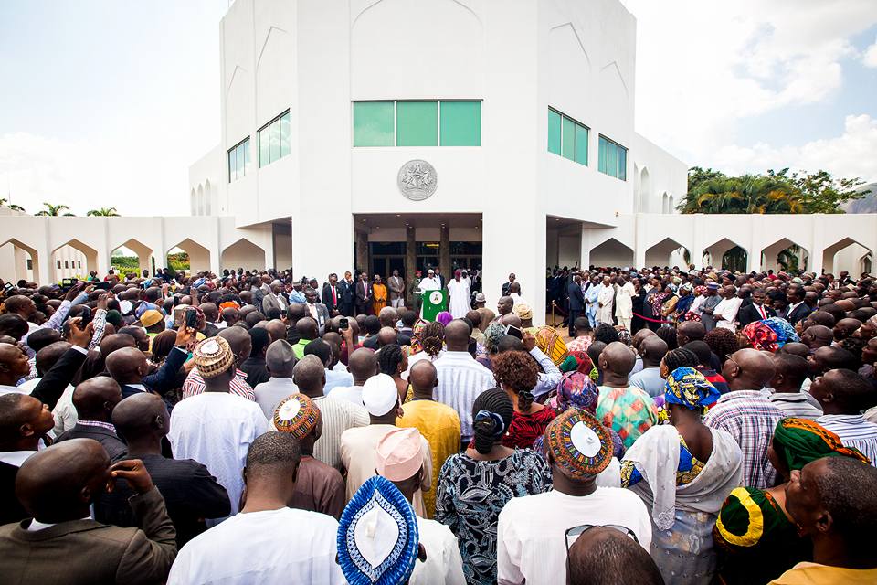 President Buhari with State House Staff4