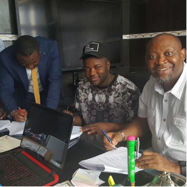 Skales signing a new deal this morning