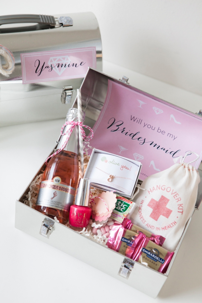 bn-living-wedding-diy-making-bridesmaid-proposal-boxes-with-live