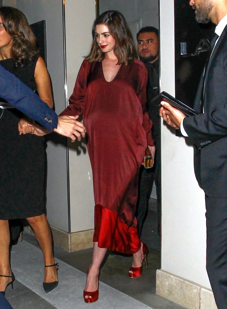 anne hathaway bn style your bump bellanaijaAnne-stepped-out-pre-Oscars-party-red-hot-Zero-Maria52016_