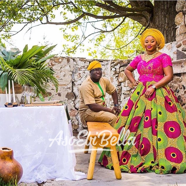 Biodun and Gbenga in @misiafrique Photography by @bisialawodephotography