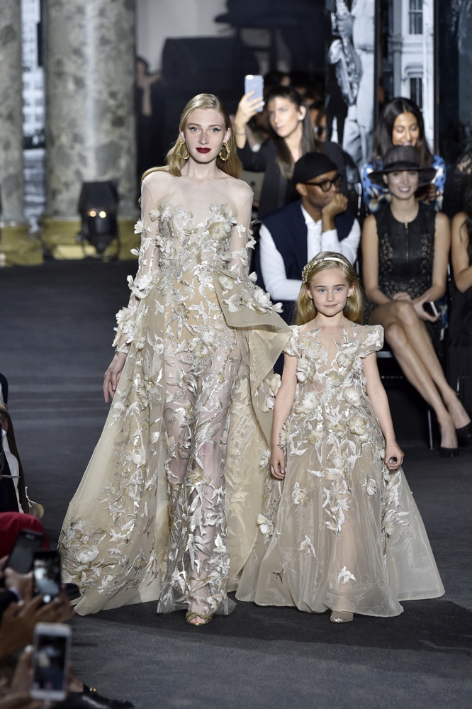Elie Saab : Runway - Paris Fashion Week - Haute Couture Fall/Winter 2016-2017