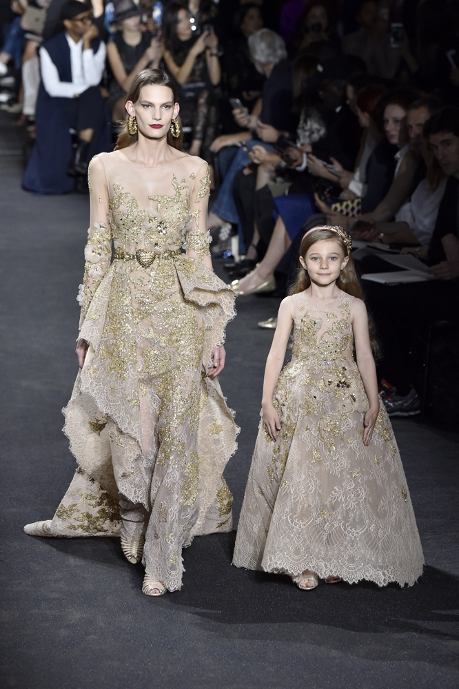 Elie Saab : Runway - Paris Fashion Week - Haute Couture Fall/Winter 2016-2017