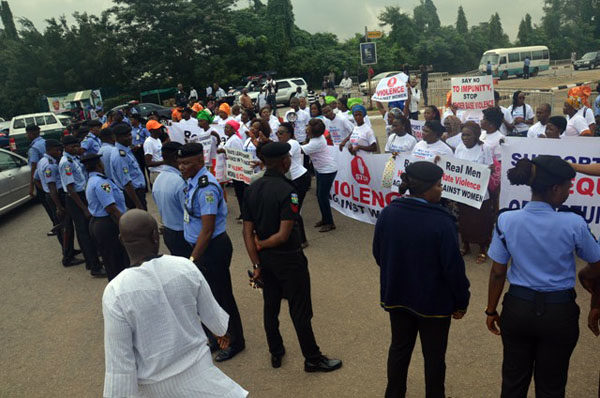 Protests against Dino Melaye in Abuja5