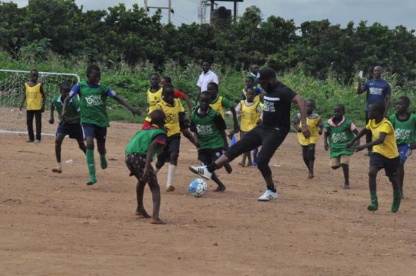 Okocha at 43 with IDP in Abuja 3