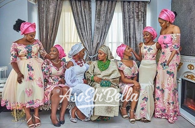 @sewa_artistry & her #asoebibella Planner @bisolatrendybee @trendybeevents Aso Oke & Beads @bimmms24 Fabric by @bunniebeesfabric