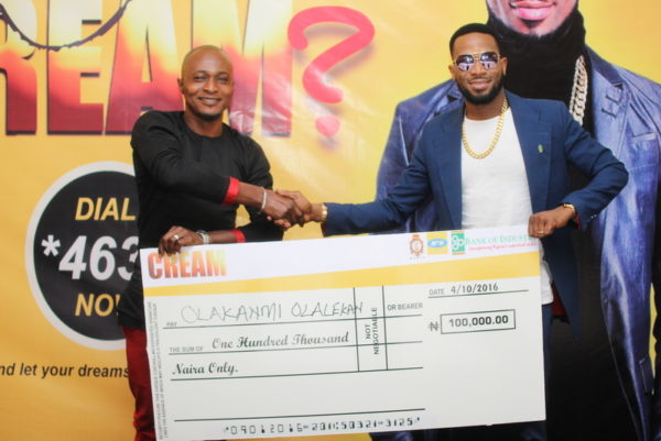 CREAM winner, Olakanmi Olalekan and Dbanj at the Prize presentation on Tuesday, October 4, 2016