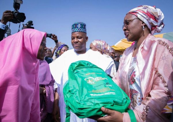 Aisha Buhari Donates Food Stuff to Kaga Community6