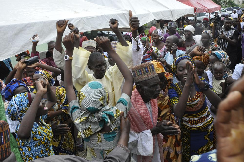 pic.Parent And 21 Freed Adopected Chibok Girls Dancing During TheThanks Giving Service in Abuja on sunday  (16/10/16). 7734/16/16/2016/ OTU ALBERT/NAN