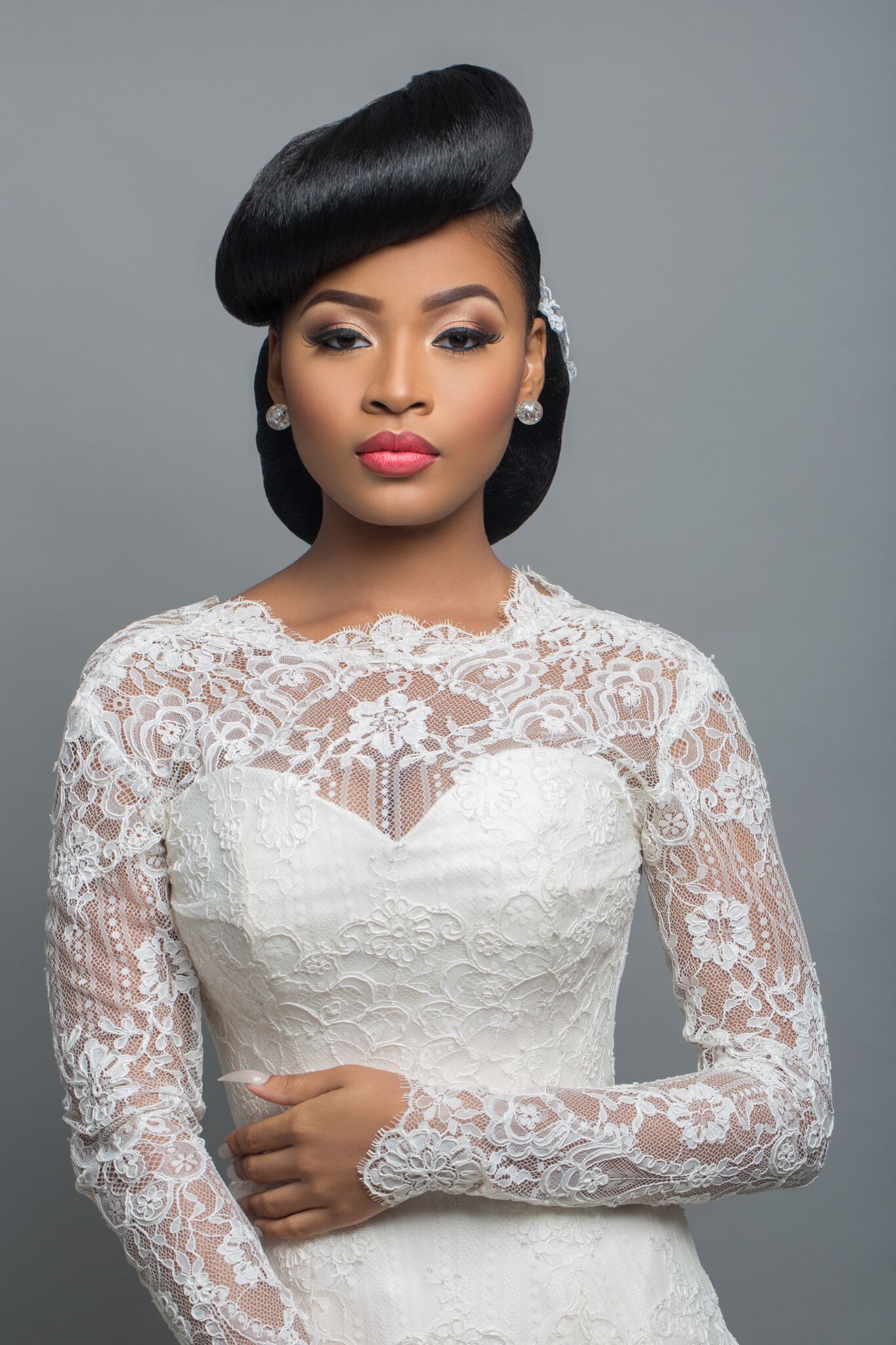 from-retro-to-afro-bridal-shoot_ots-beauty-and-charis-hair_unspecified