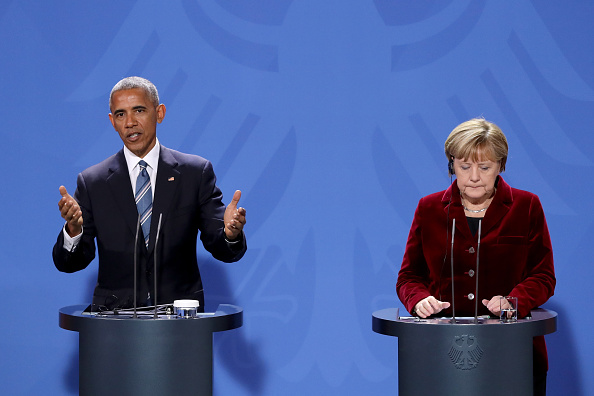 BERLIN, GERMANY - NOVEMBER 17: German Chancellor Angela Merkel (R) and U.S. President Barack Obama attend a joint press conference at the Chancellery on November 17, 2016 in Berlin, Germany. President Obama is on his last trip to Europe and is scheduled to hold talks with Chancellor Merkel as well as French President Francois Hollande, British Prime Minister Theresa May, Italian Prime Minister Matteo Renzi and Spanish Prime Minister Mariano Rajoy in Berlin tomorrow. (Photo by Sean Gallup/Getty Images)