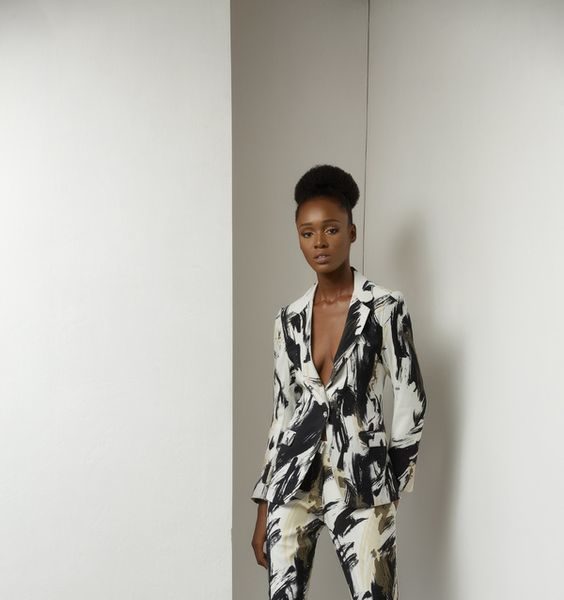 For a Striking Power Look! Mae Otti unveils its 
