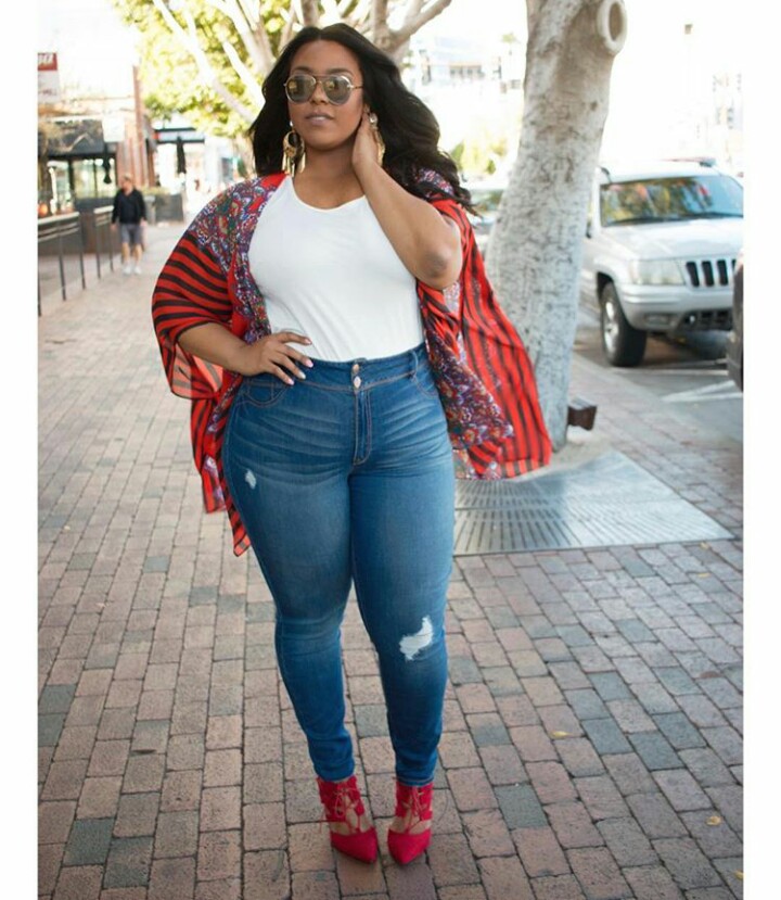 BN Style Your Curves: Nicole Simone of ‘Curve on a Budget’