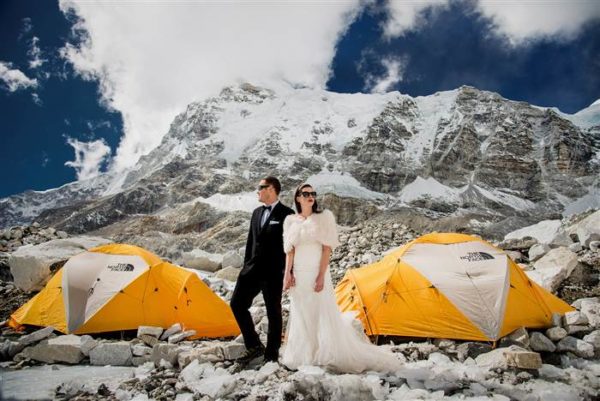 BellaNaija - No Mountain Too High! Couple gets Married on Mount Everest | See Photos