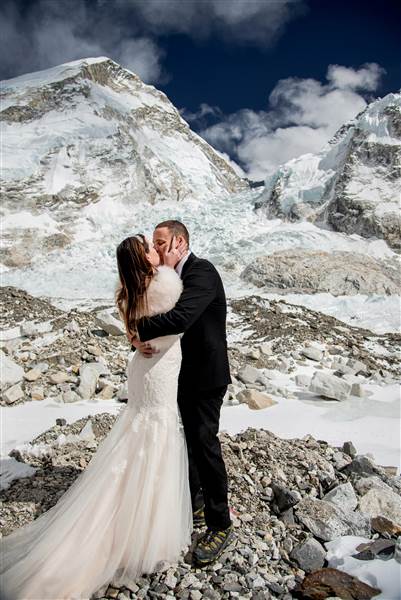 BellaNaija - No Mountain Too High! Couple gets Married on Mount Everest | See Photos
