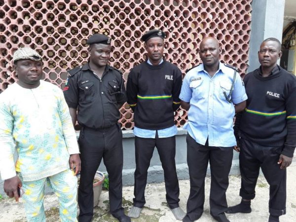 It is Untrue - Police Reacts to Video of Officer Allegedly 'Receiving Bribe' with POS Machine | WATCH It is Untrue - Police Reacts to Video of Officer Allegedly 'Receiving Bribe' with POS Machine | WATCH