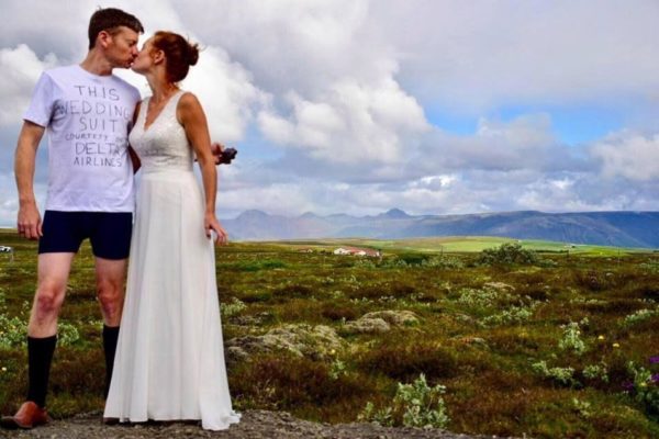 Groom Proceeds with Wedding in T-Shirt and Shorts after Airline Loses his Luggage