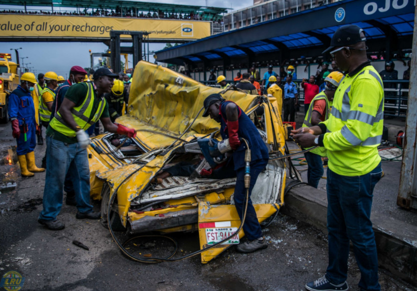 Container falls on Bus in Ojota, Casualties Recorded