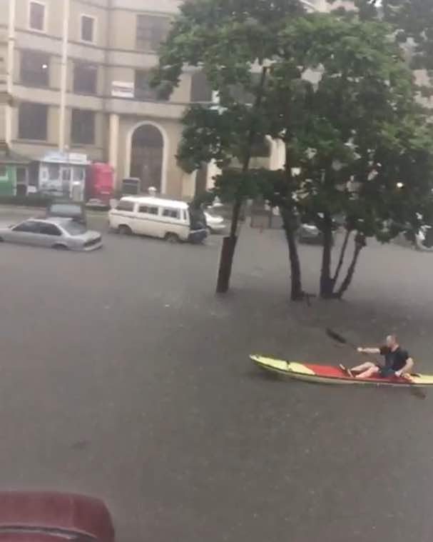 Lekki, Victoria Island, VGC flooded | Watch