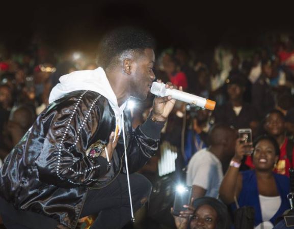 BellaNaija - Korede Bello dazzles fans in Mali | Photos + Video