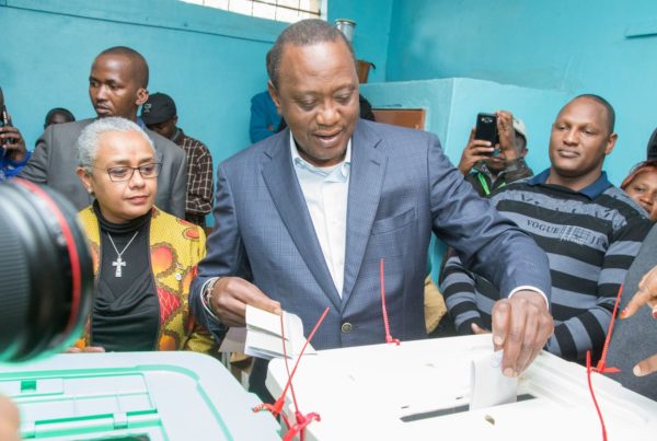 BellaNaija - #KenyaDecides: Uhuru Kenyatta leads Odinga in Early Results