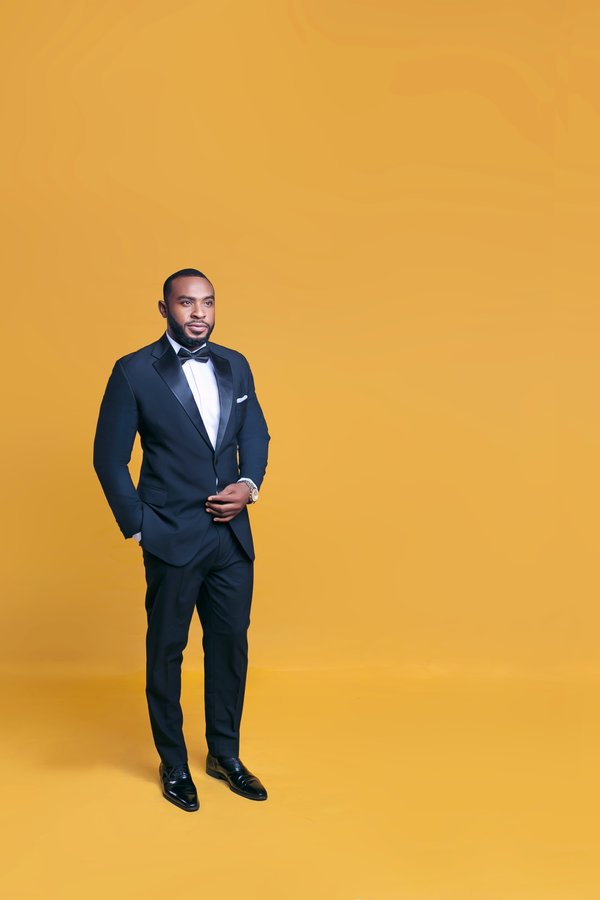 Eye Candy! Enyinna Nwigwe Looks Dapper in new Photos