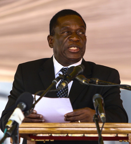 Zimbabwe: Mnangagwa promises to grow Economy as he addresses Crowd - BellaNaija