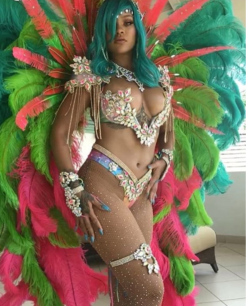 rihanna-barbados-carnival-bellanaija-2.jpg