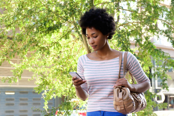 It will soon be Illegal to Text while Walking in Honolulu - BellaNaija