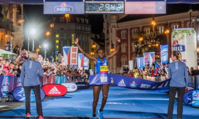 Joyciline Jepkosgei 23-year old woman breaks 10 km road world record in Prague