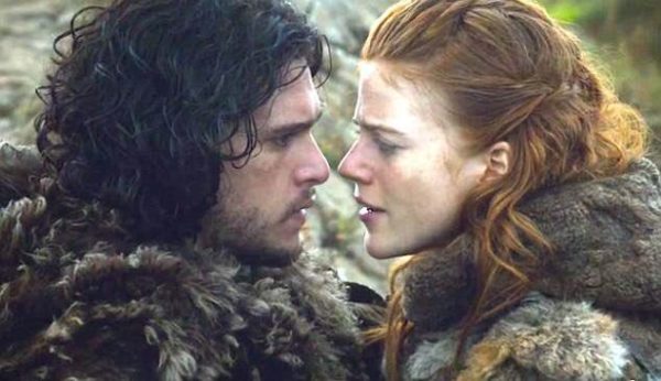 "Game of Thrones" co-stars Kit Harington & Rose Leslie are Engaged!