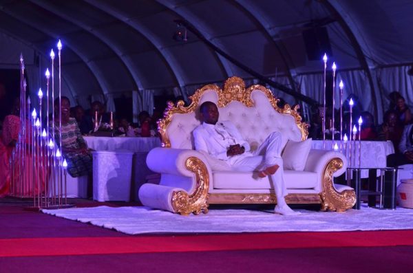 See Reactions to #Trending Photos of Congregants kissing Prophet's Feet - BellaNaija