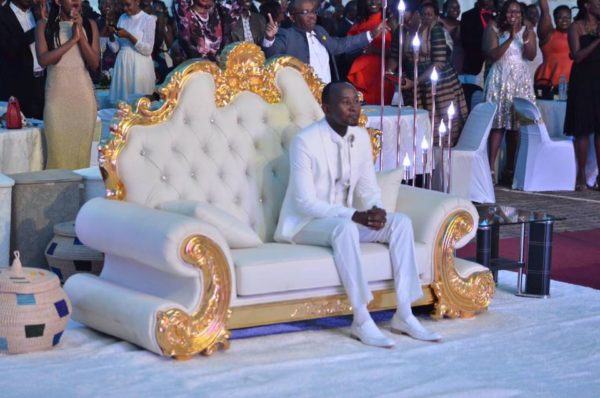 See Reactions to #Trending Photos of Congregants kissing Prophet's Feet - BellaNaija