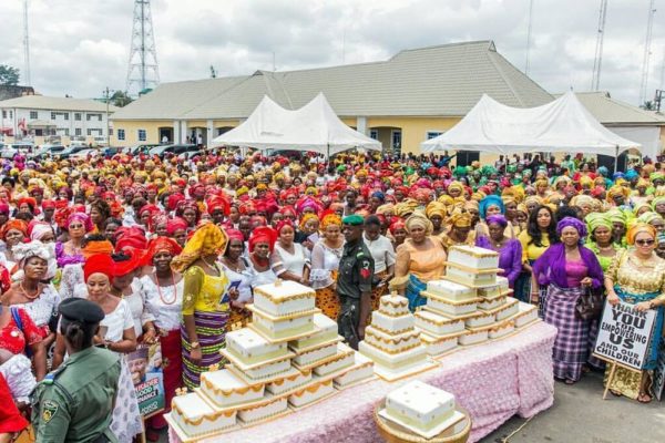 Women from 27 Local Governments gift Governor Rochas with 27 Cakes for Birthday - BellaNaija