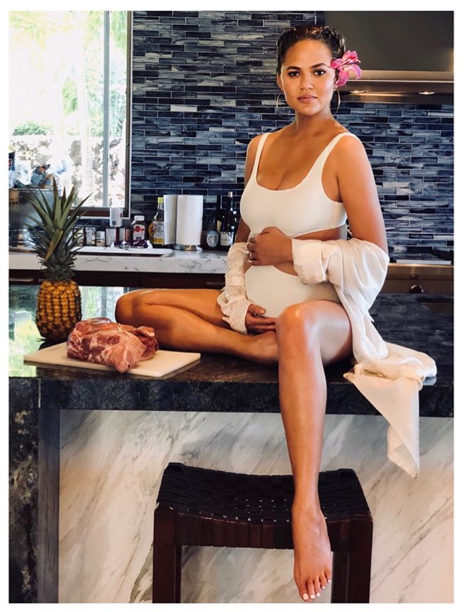 See Chrissy Teigen flaunt her baby bump alongside her hubby John Legend!, EntertainmentSA News South Africa