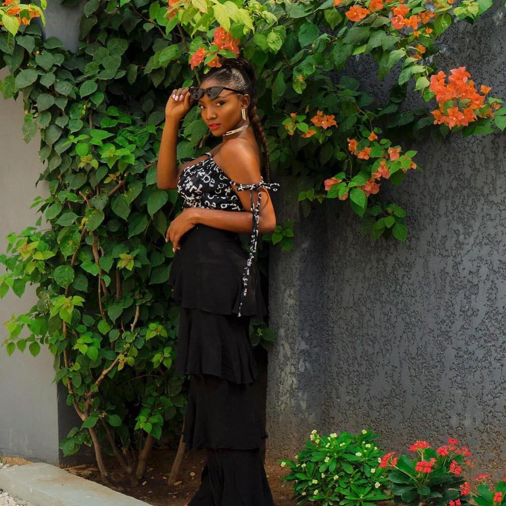 I would rather focus on making good music than my dressing - Simi