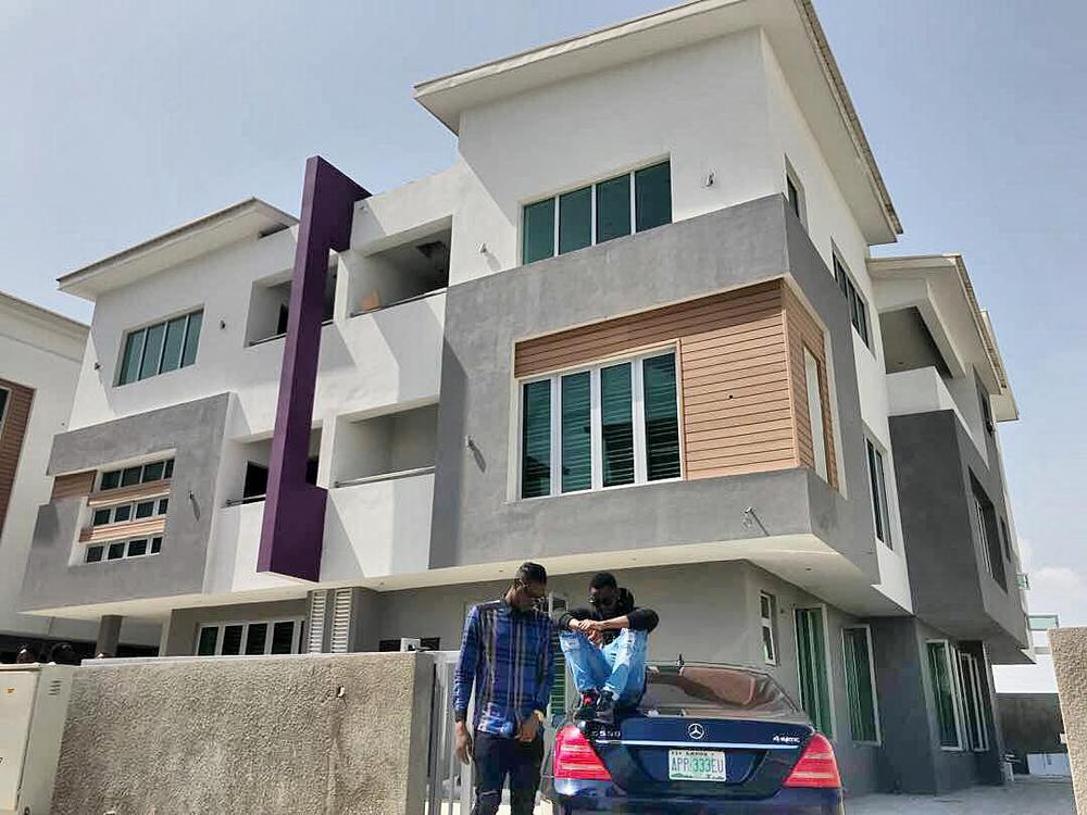 Kiss Daniel buys New House