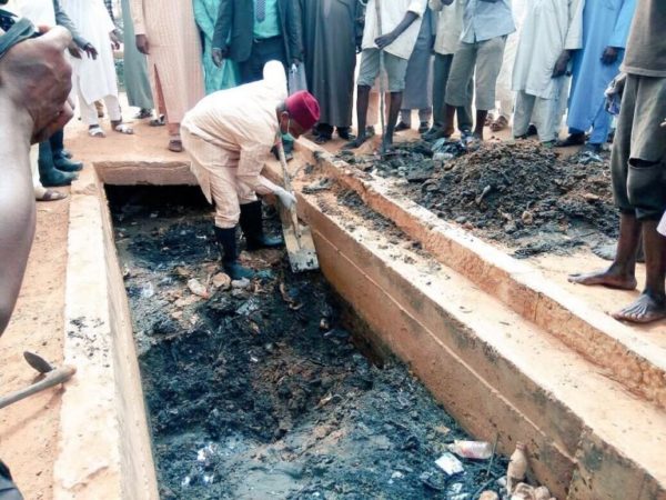 Kebbi Governor Abubakar Bagudu clears Drainage - BellaNaija