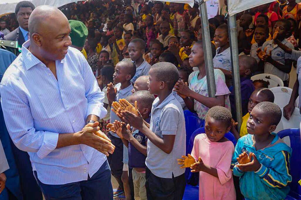 Bukola Saraki Inspects Abagana Idp Camp Welfare Facilities On Children S Day Bellanaija