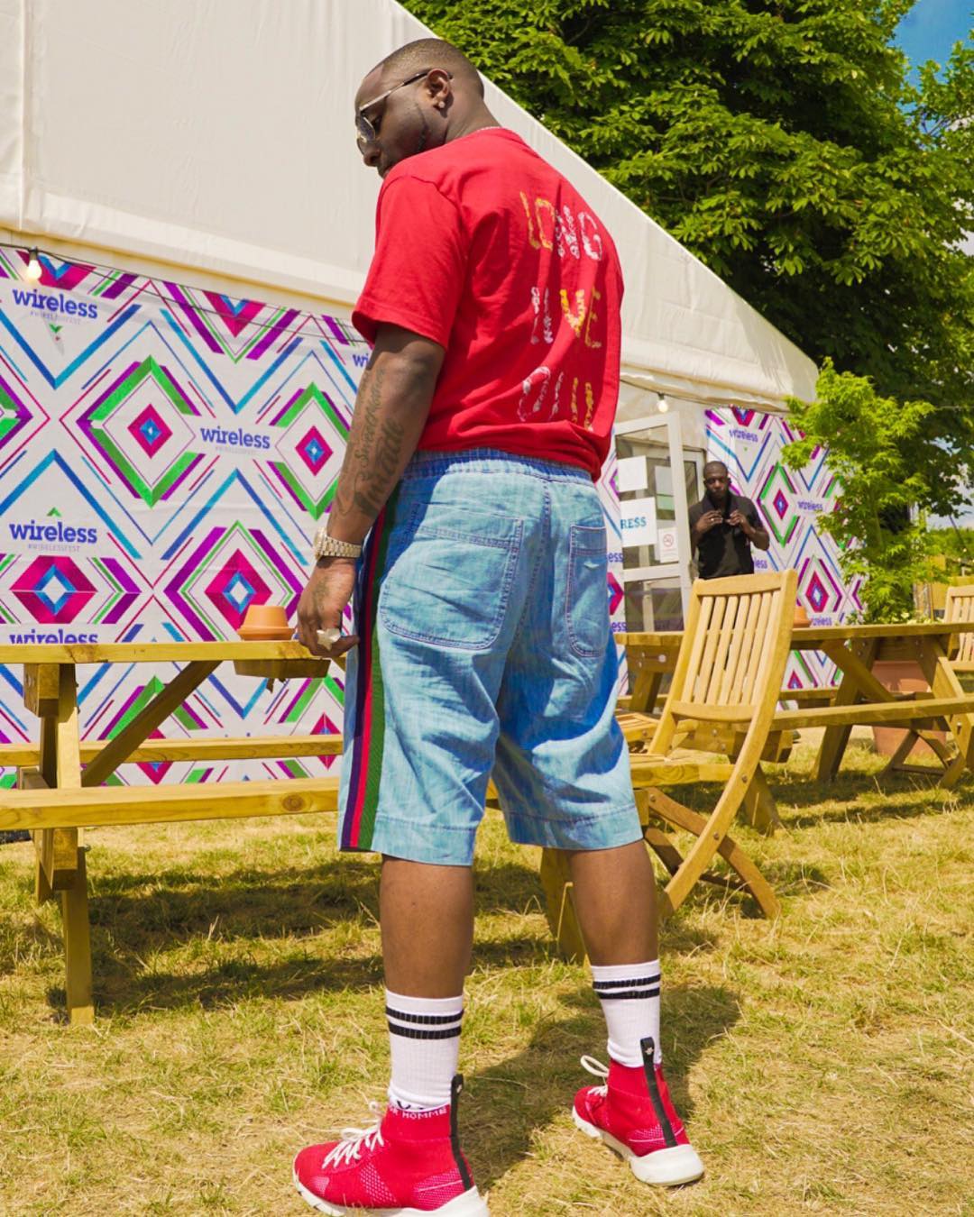 Davido pays Tribute to DJ Olu at Wireless Festival Performance in London