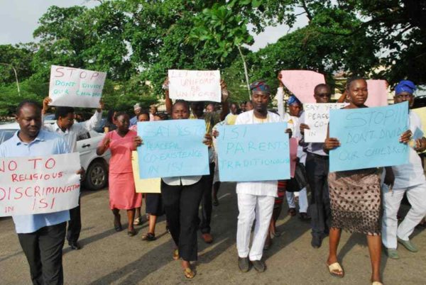 Christian & Ifá Parents of International School, Ibadan kick against Hijab Use | BellaNaija