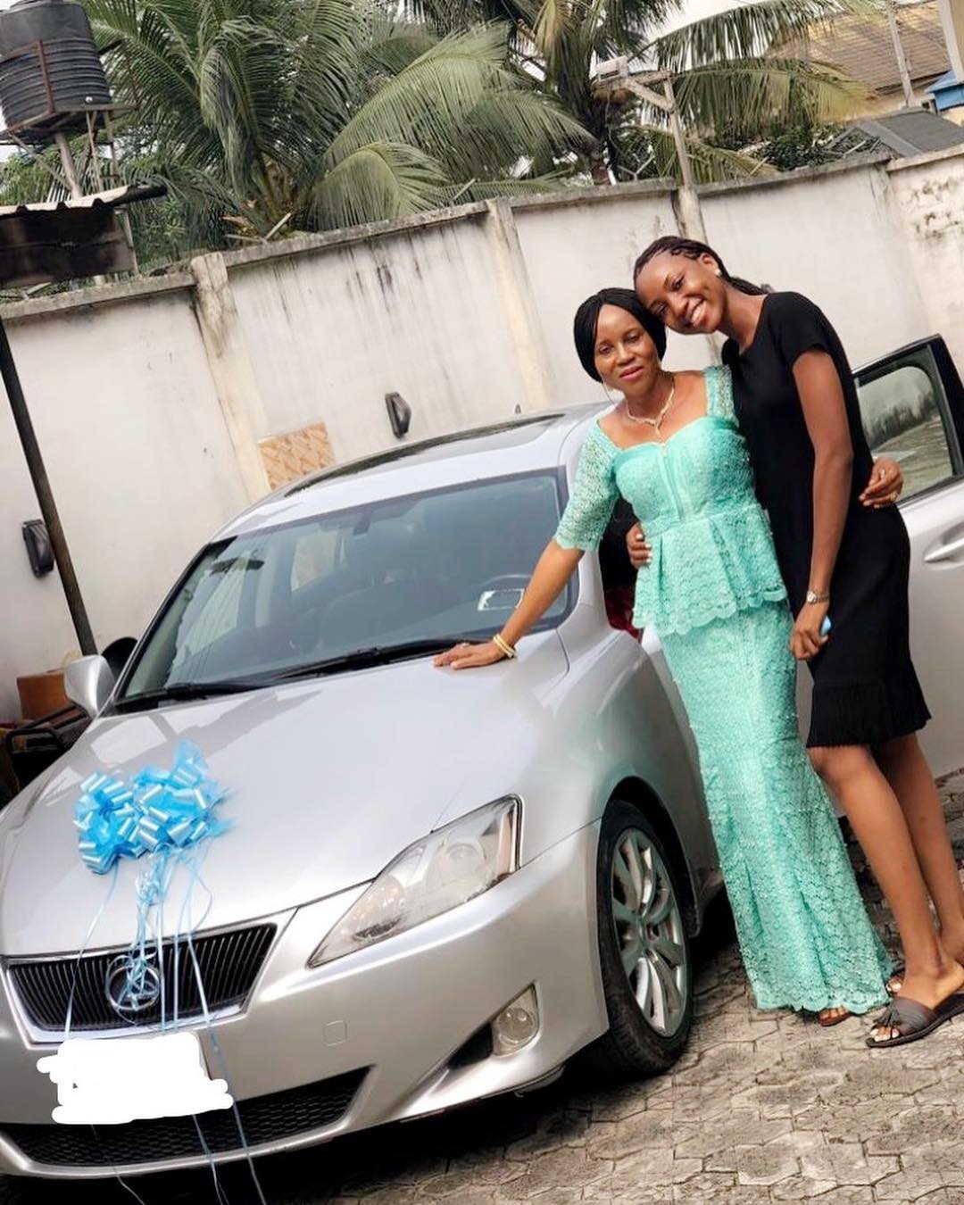  MBGN 2018 Anita Ukah gifts Mum a Silver Lexus