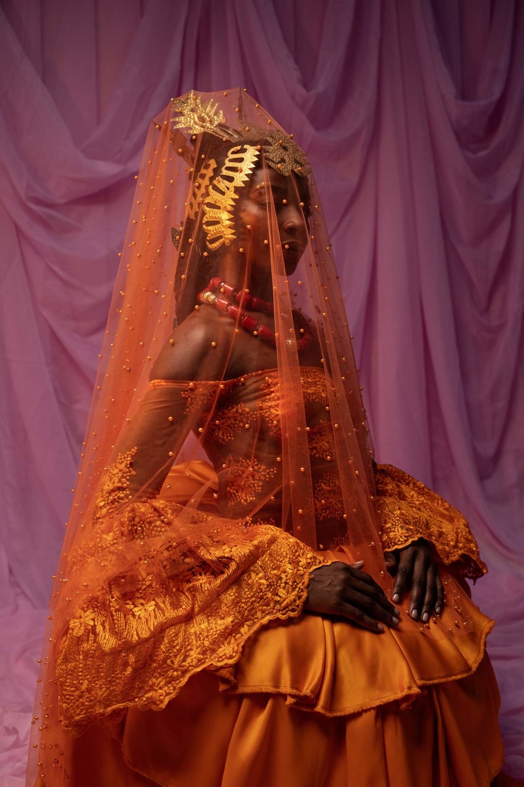 jaiyeorie + Nigerian Photographer Lakin Ogunbanwo chats with Vogue Italia about his New Series “e wá wo mi”  @vogueitalia