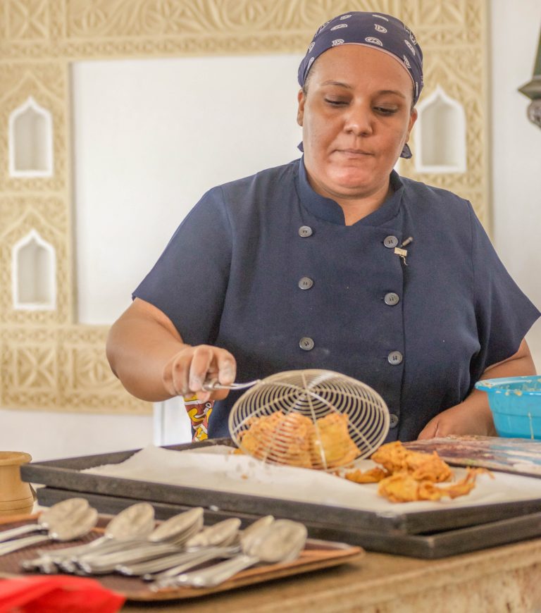 Kenyan Chef Maliha Mohammed breaks Guinness World Record after Cooking ...