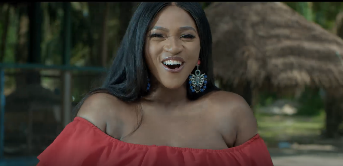 Waje BTS photos for "Udue" video