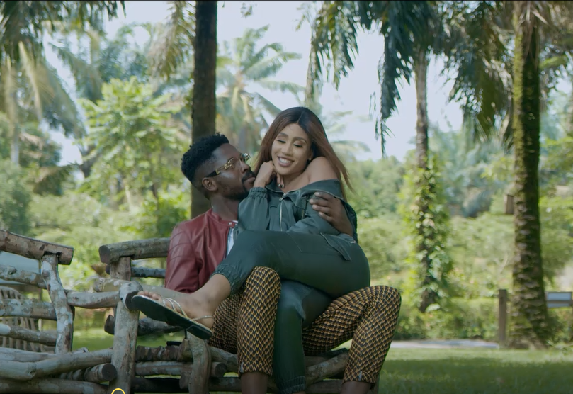 Waje BTS photos for "Udue" video