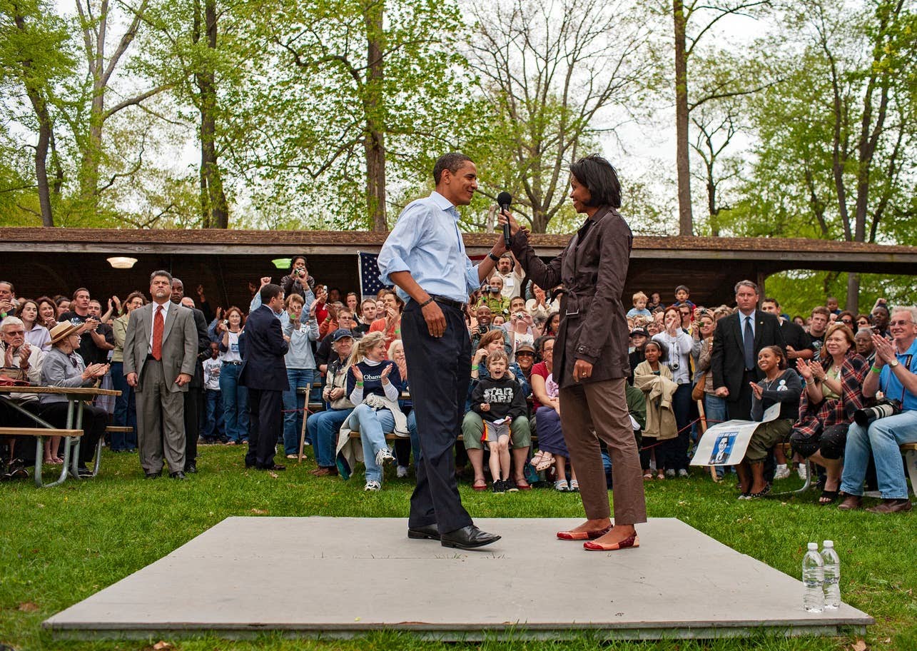 Check out these never-before-seen photos of the Obamas just released