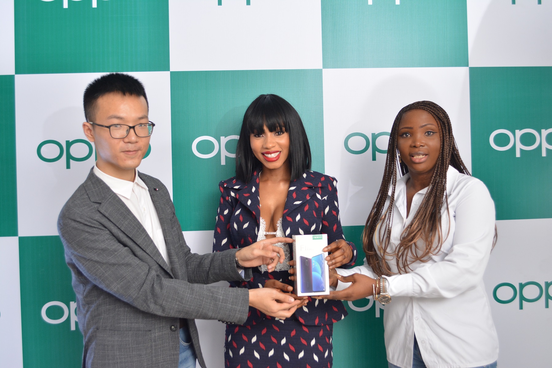 OPPO Mobile Nigeria Treats BBNaija Housemates To An Award giving 