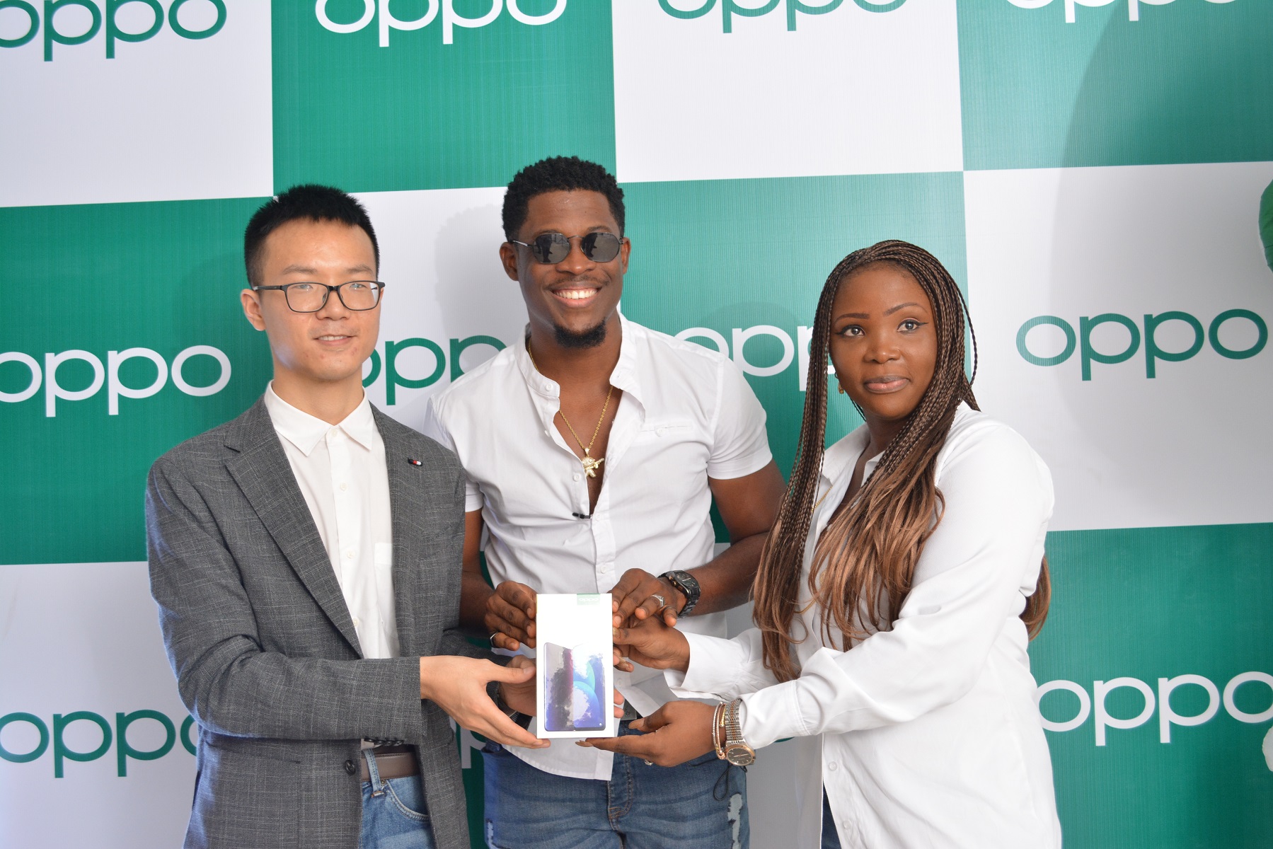 OPPO Mobile Nigeria Treats BBNaija Housemates To An Award giving 